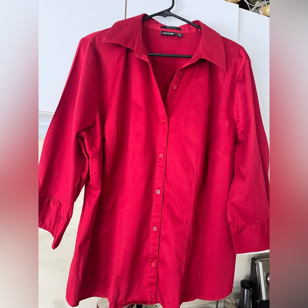 APT 9 cotton blend Red button front, 3/4 sleeve women’s Shirt size 1X
Worn once.